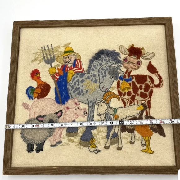 Vintage Handmade Yarn Needlecraft Embriodered Art Farm Yard Fun Framed - Picture 13 of 14